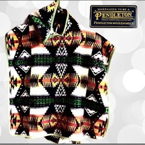 Pendleton Eagle Rock Hooded Towel with Bold Multicolor Design